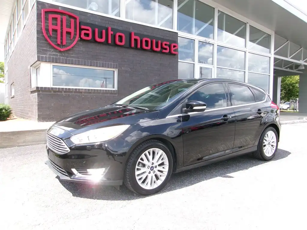 2018 Ford Focus Hatch Titanium's photo
