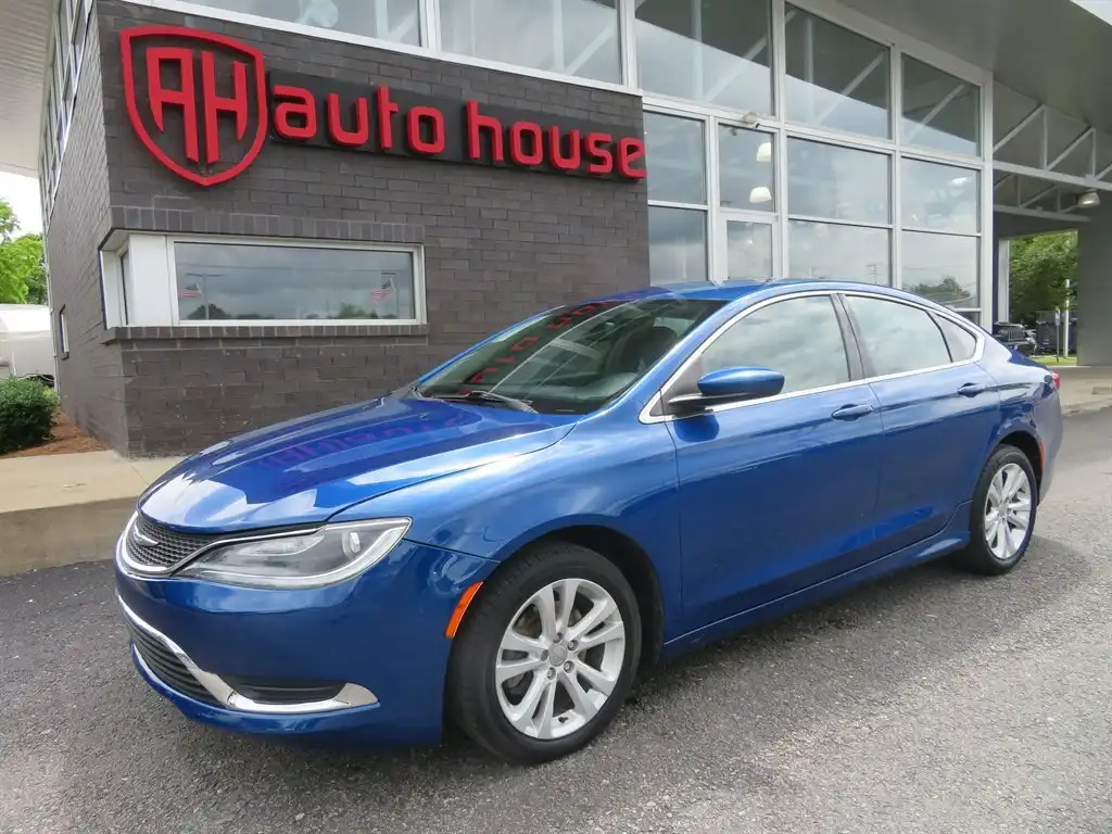 2016 Chrysler 200 Limited's photo