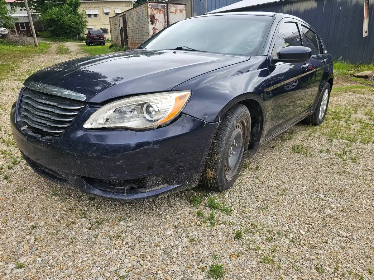 2014 Chrysler 200 Touring's photo
