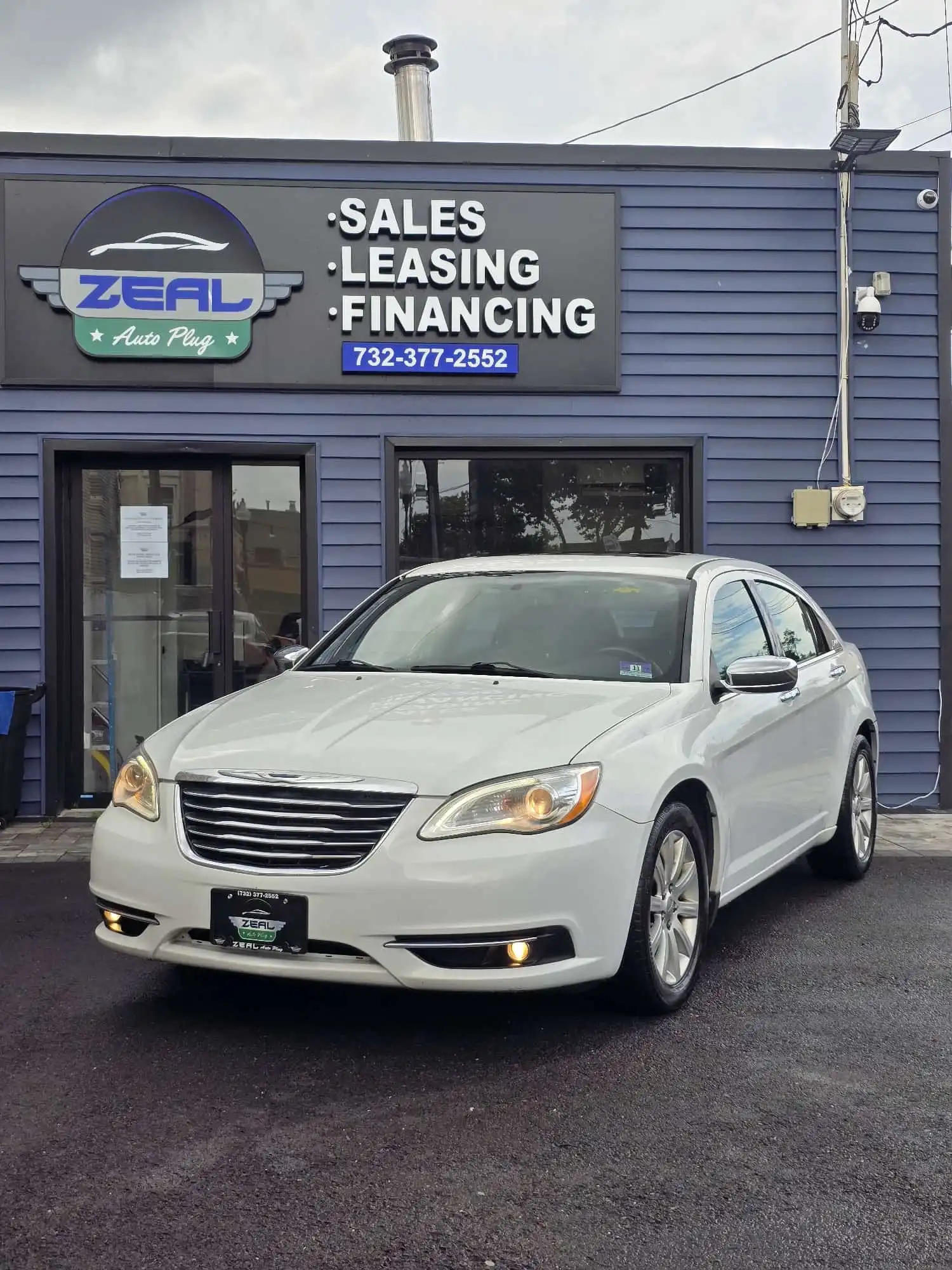 2013 Chrysler 200 Limited's photo