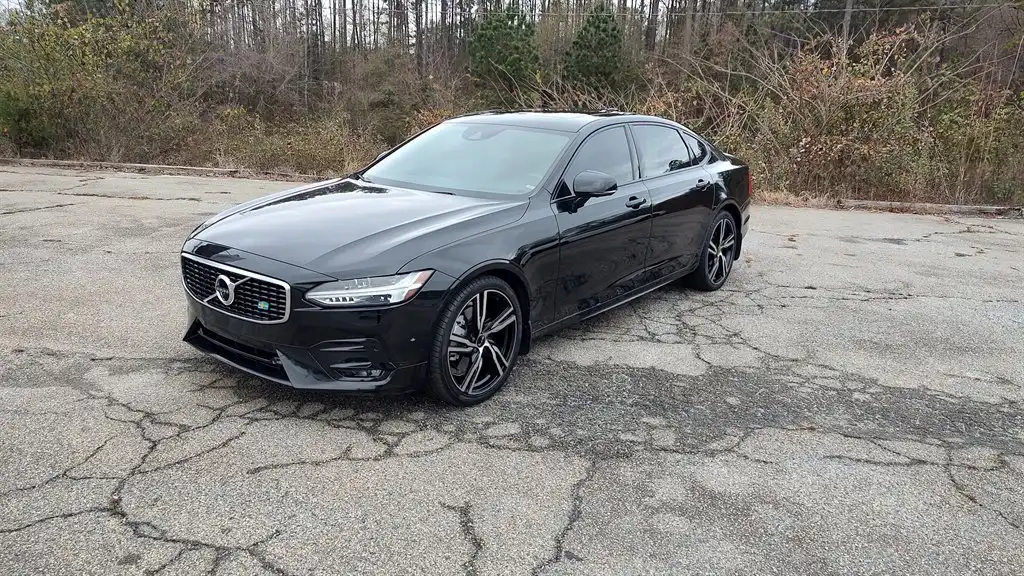 2020 Volvo S90 T6 R-Design AWD's photo