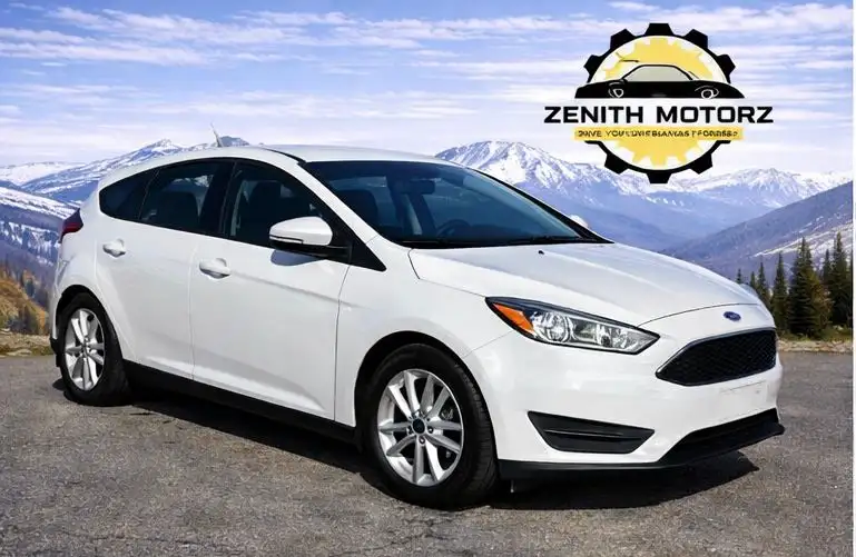 2015 Ford Focus SE Hatchback 5-Door's photo