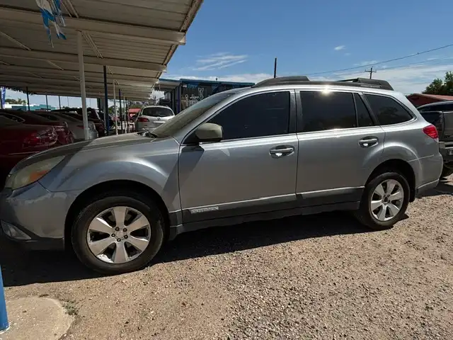 2010 Subaru Outback 3.6R Limited AT's photo