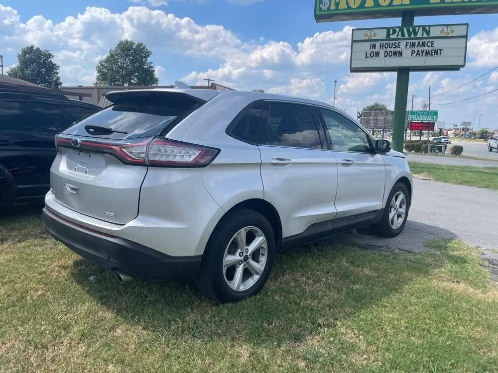2017 Ford Edge SE photo 4