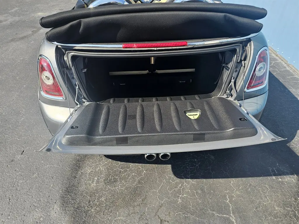 2009 MINI Cooper S photo 3