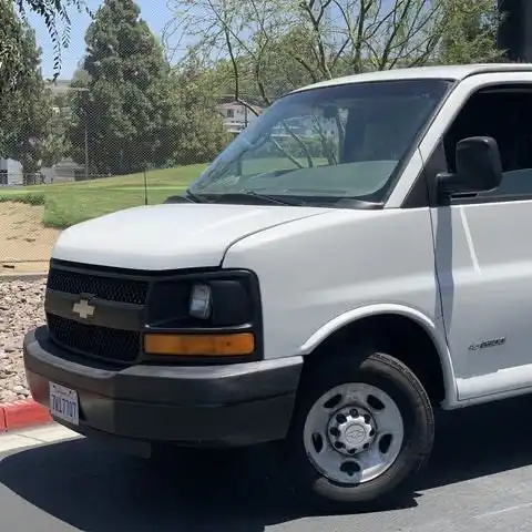 2005 Chevrolet Express 2500 Work Van HD's photo